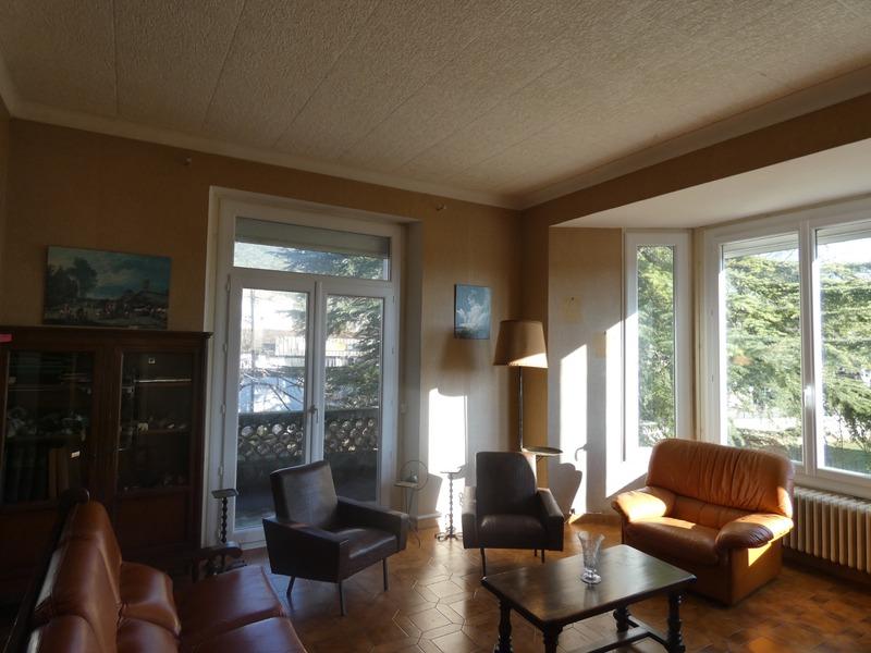 Maison - 202 m² - 7 pièces