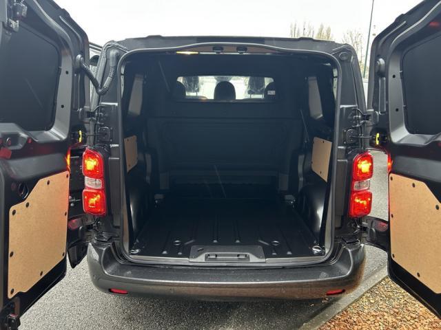 Citroën Jumpy Cabine Approfondie 32 491,00 Ht - m 2.0 BLUEHDi 180 Ch Eat8 5 Places Pack Look Feux Led Porte Gauche Droite