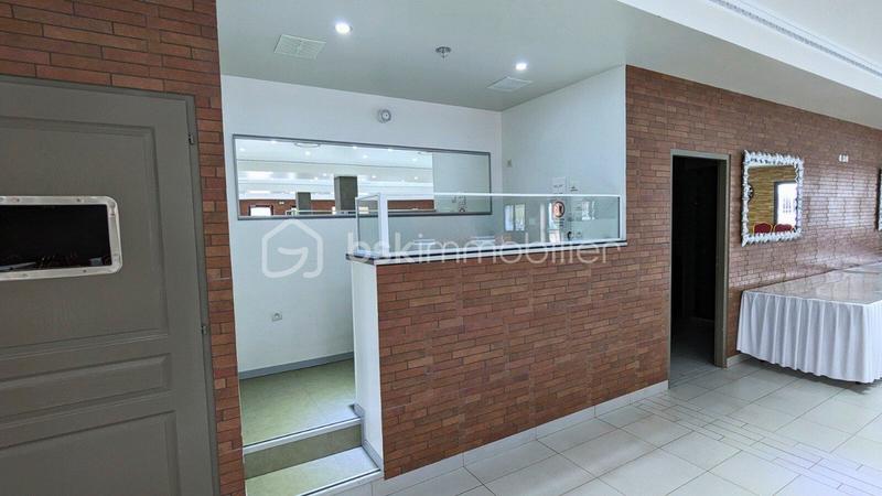 Immeuble - 1 900 m² - 30 pièces