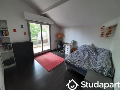 Chambre - 11 m² - 1 pièce