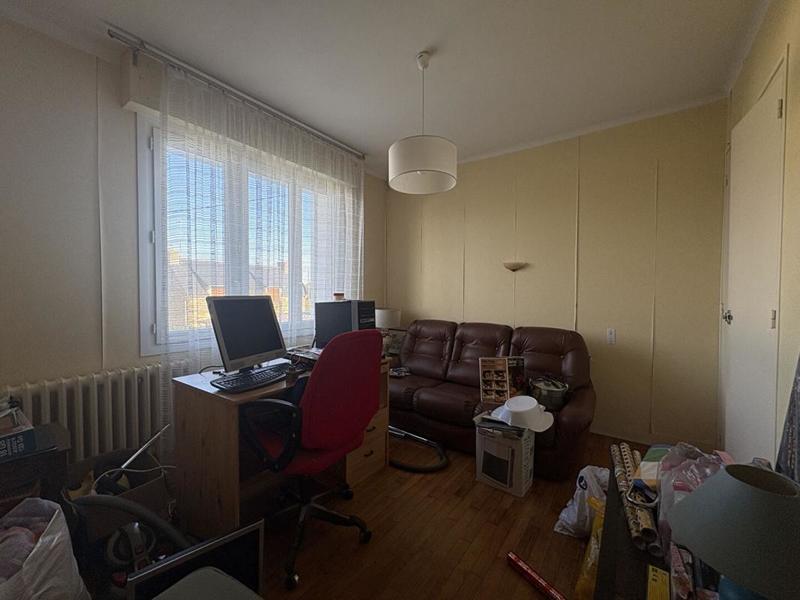 Maison - 92 m² - 6 pièces