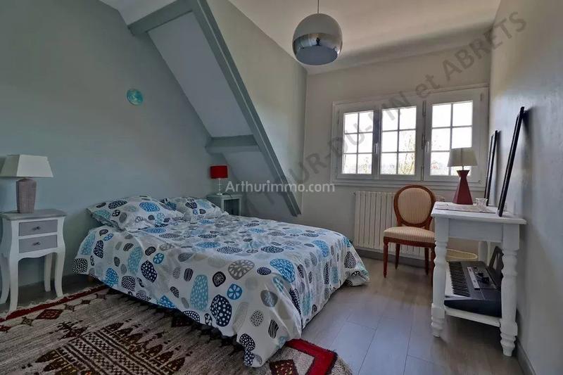 Maison - 219 m² - 6 pièces