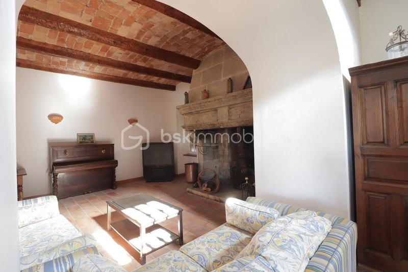 Mas - 250 m² - 14 pièces