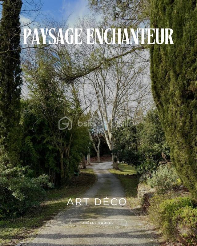 Propriété - 415 m² - 7 pièces