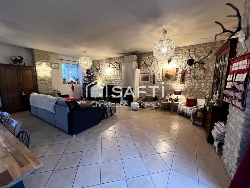 Maison - 202 m² - 8 pièces