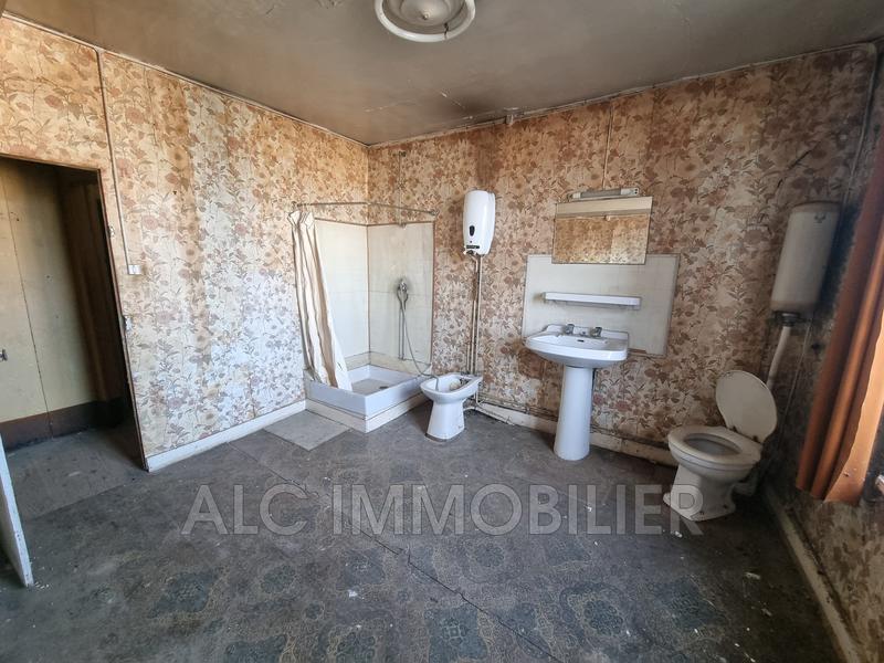 Maison de village - 736 m² - 6 pièces