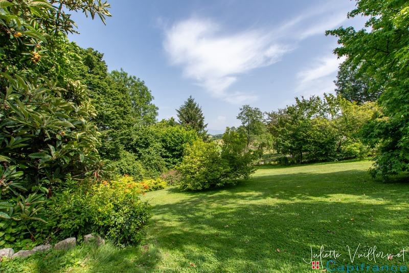 Terrain constructible - 1 180 m²