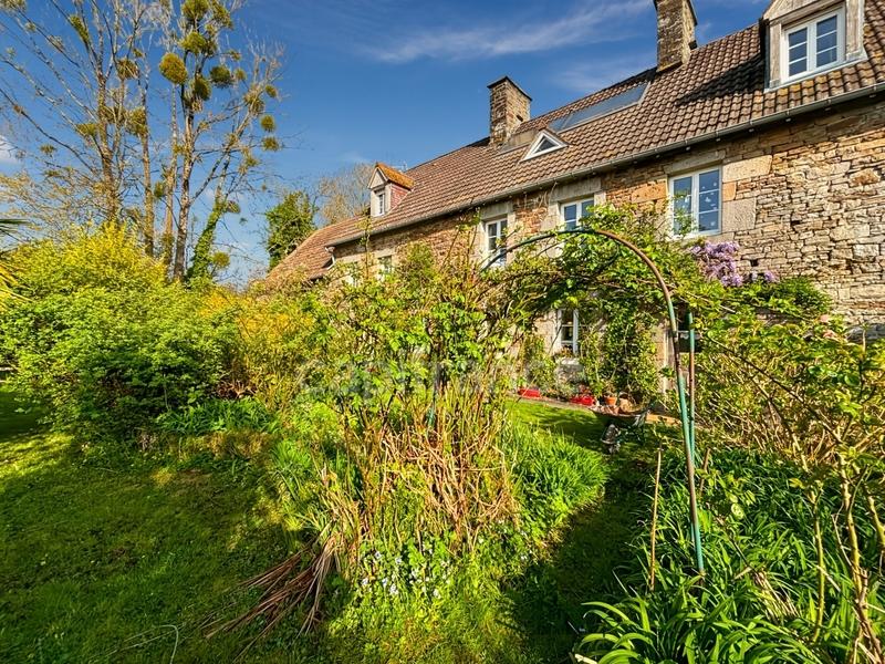 Maison de campagne - 252 m² - 8 pièces