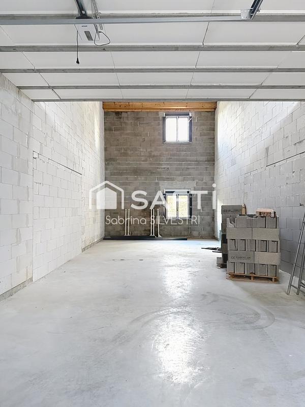 Local commercial - 120 m² - 1 pièce