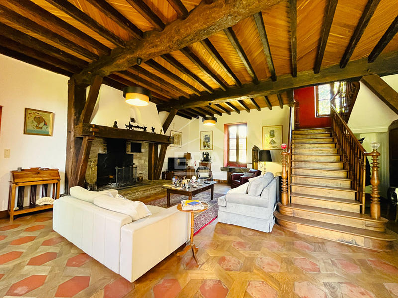 Maison - 245 m² - 7 pièces