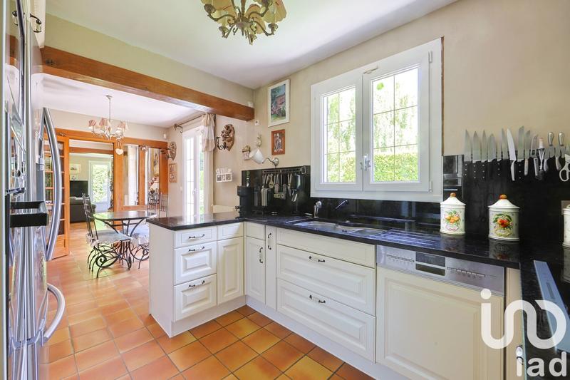 Maison - 203 m² - 9 pièces