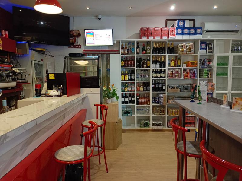 Local commercial - 245 m² - 10 pièces