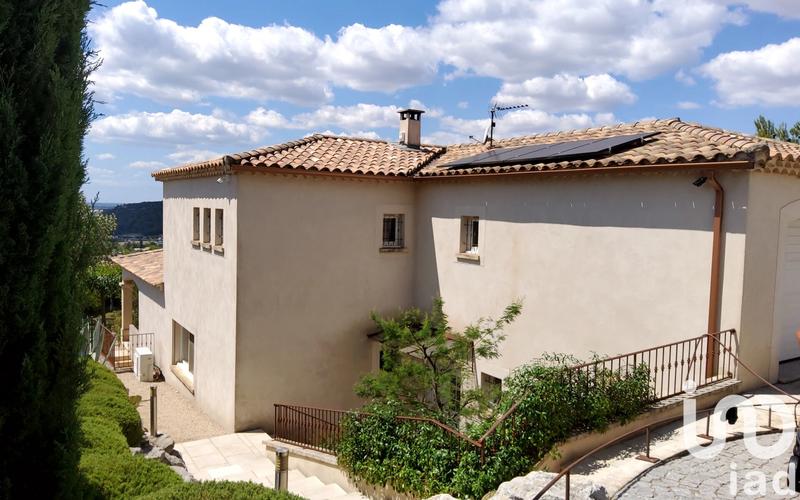 Maison - 236 m² - 7 pièces