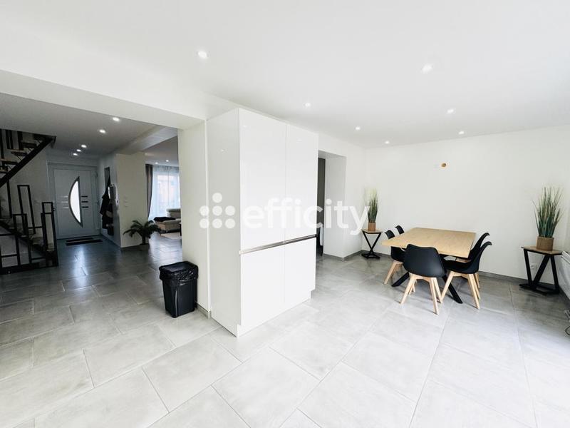 Maison - 104 m² - 6 pièces