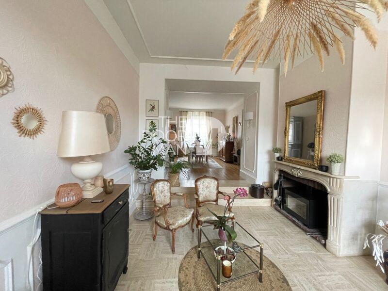 Demeure - 192 m² - 5 pièces