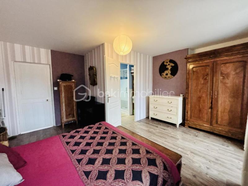 Demeure - 250 m² - 11 pièces