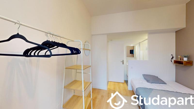 Chambre - 11 m² - 1 pièce