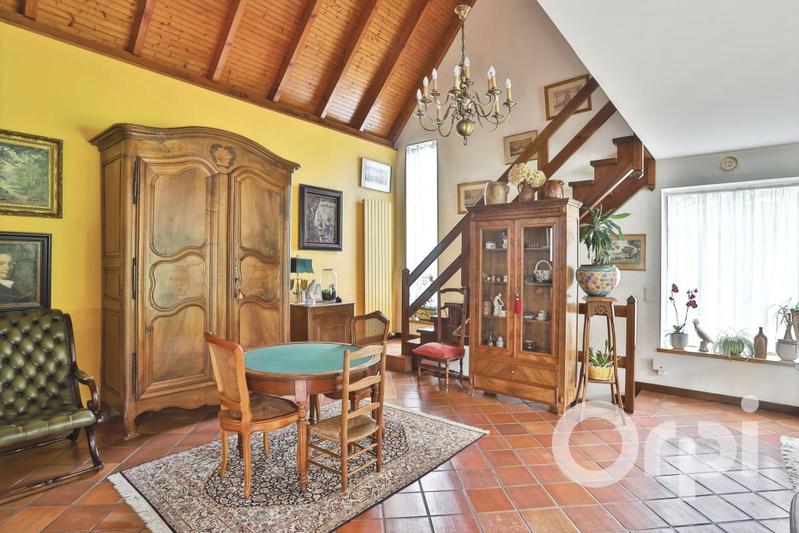Maison - 223 m² - 7 pièces