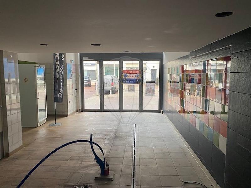 Local commercial - 57 m² - 2 pièces