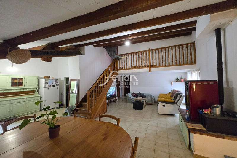 Appartement - 90 m² - 3 pièces