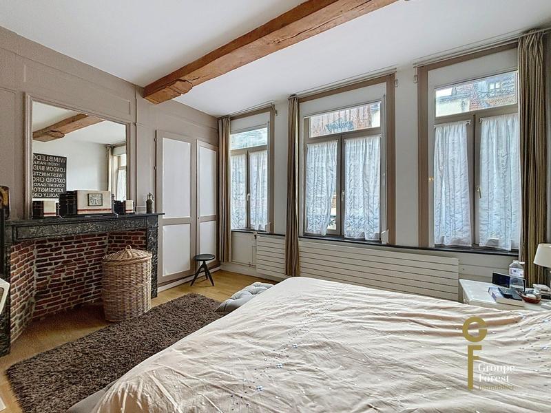 Maison - 230 m² - 8 pièces