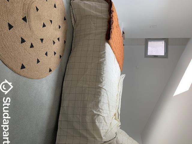 Chambre - 9 m² - 1 pièce