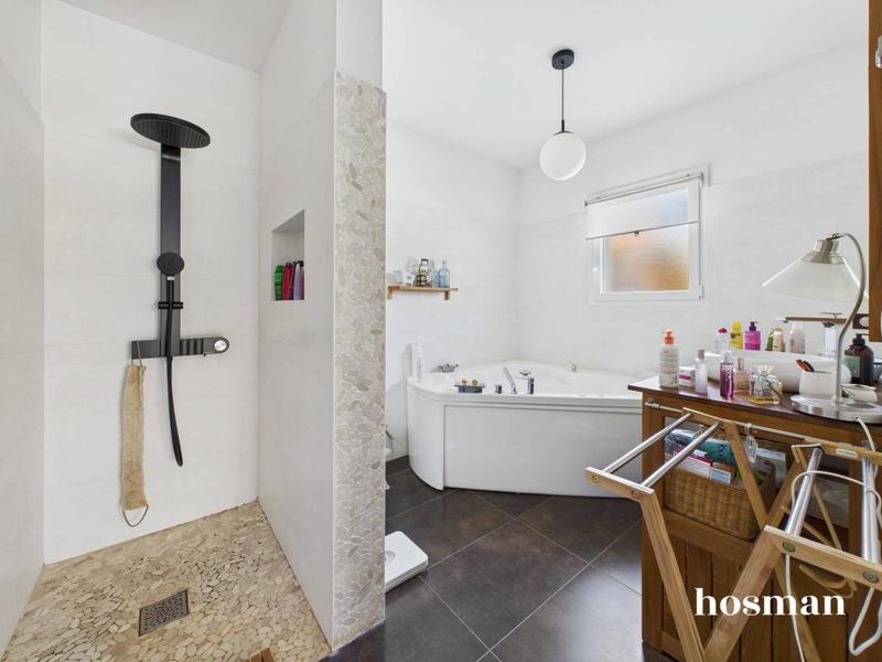 Maison - 167 m² - 5 pièces