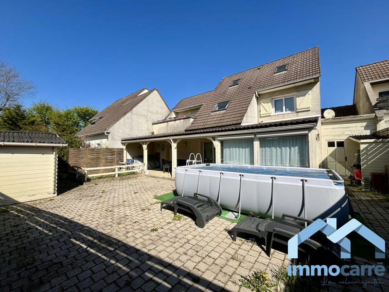 Maison traditionnelle - 142 m² - 7 pièces