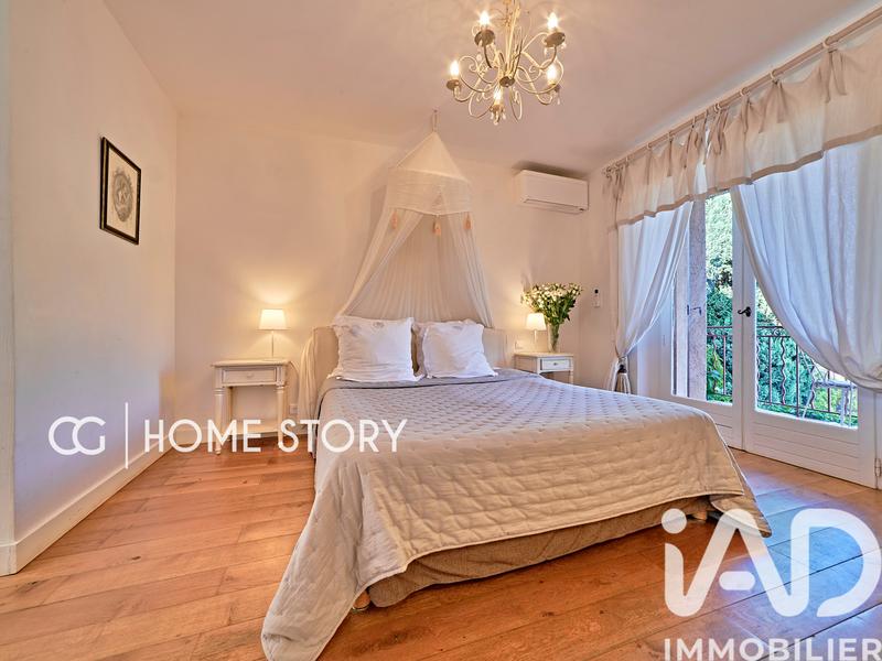 Maison - 427 m² - 11 pièces