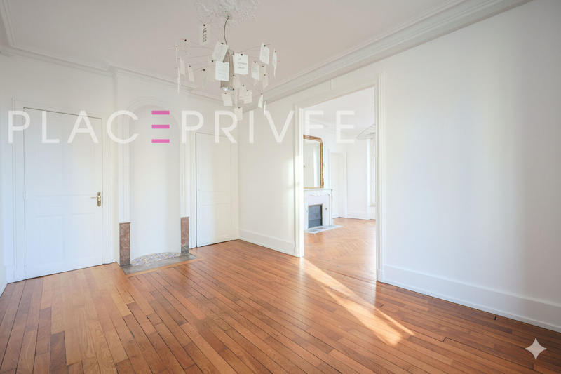 Appartement - 130 m² - 5 pièces