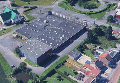 Local commercial - 2 300 m²