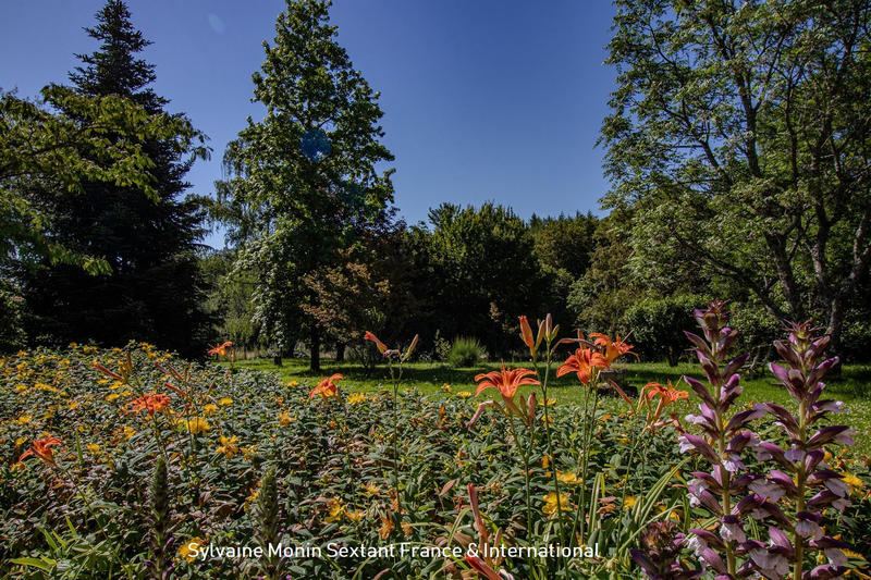 Maison - 220 m² - 7 pièces