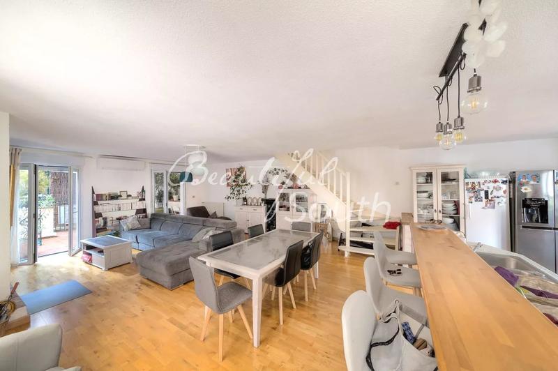 Maison de ville - 203 m² - 7 pièces
