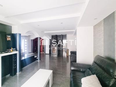 Maison - 194 m² - 8 pièces