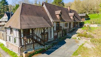 Maison traditionnelle - 187 m² - 6 pièces