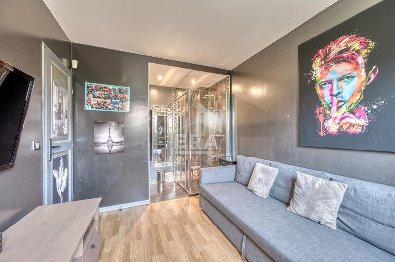 Maison - 285 m² - 8 pièces