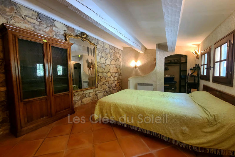 Maison - 233 m² - 8 pièces