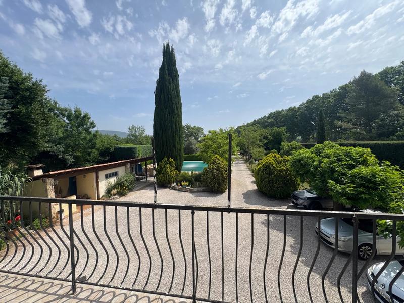 Maison - 237 m² - 9 pièces