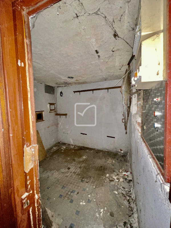 Maison - 540 m² - 9 pièces