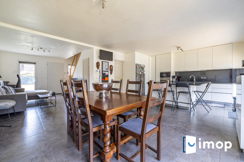 Maison - 96 m² - 4 pièces