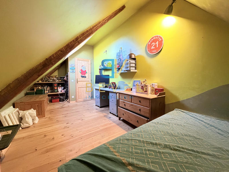 Châlet - 193 m² - 8 pièces