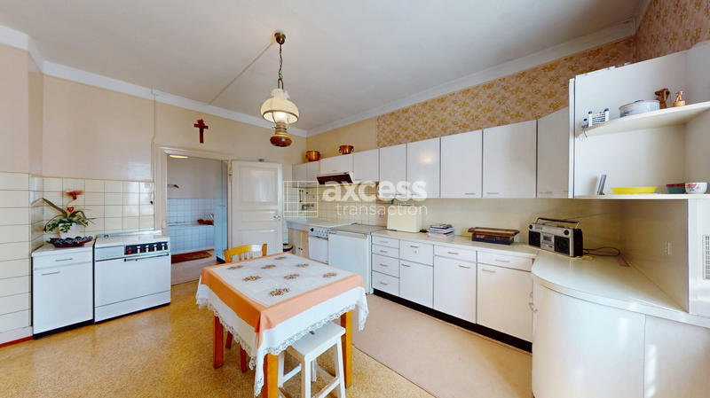 Maison - 234 m² - 10 pièces