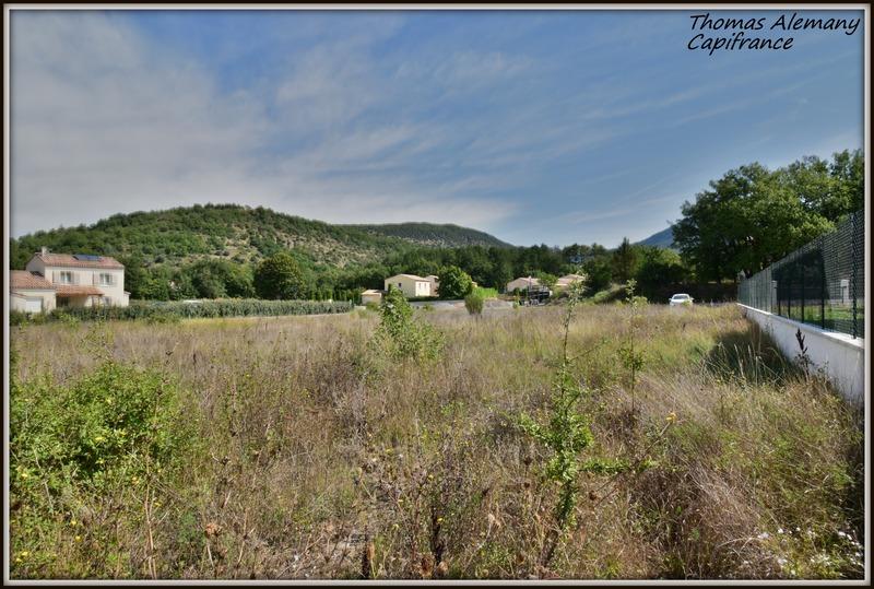 Terrain constructible - 2 000 m²