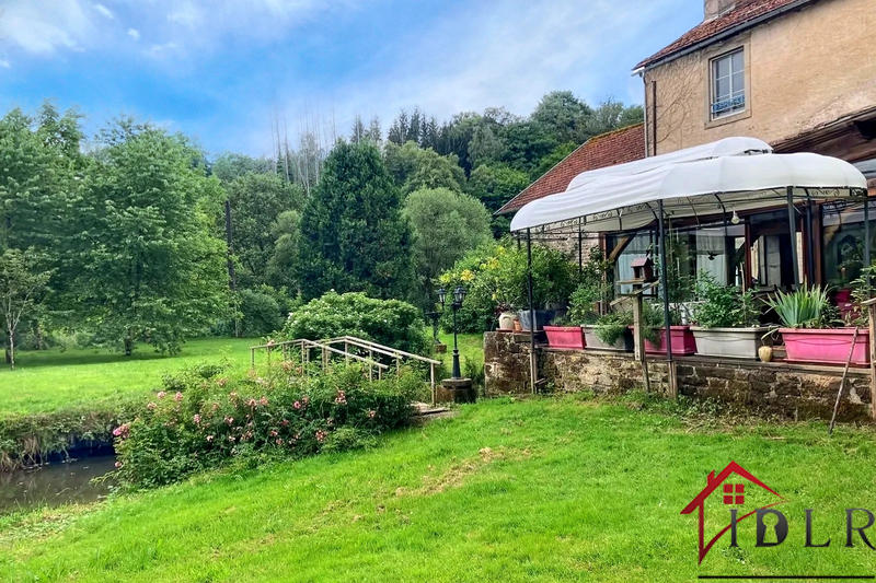 Maison - 300 m² - 7 pièces