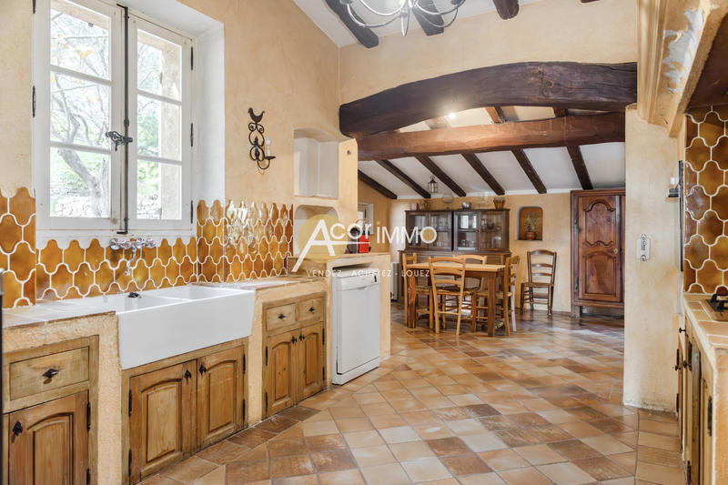 Maison - 400 m² - 10 pièces