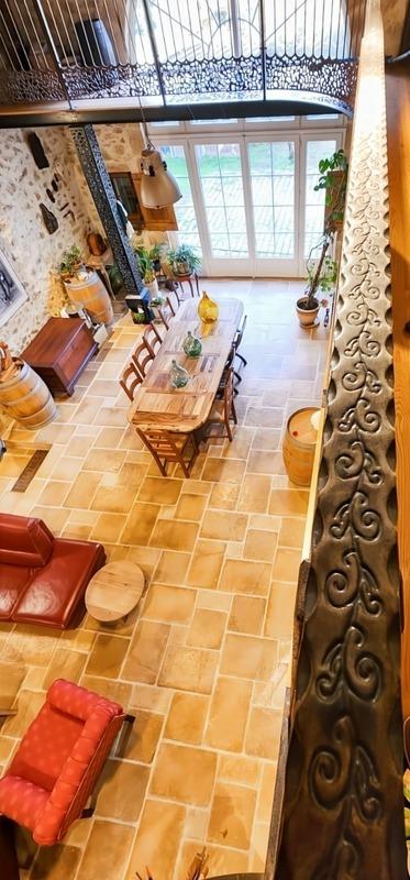 Maison en pierre - 363 m² - 10 pièces