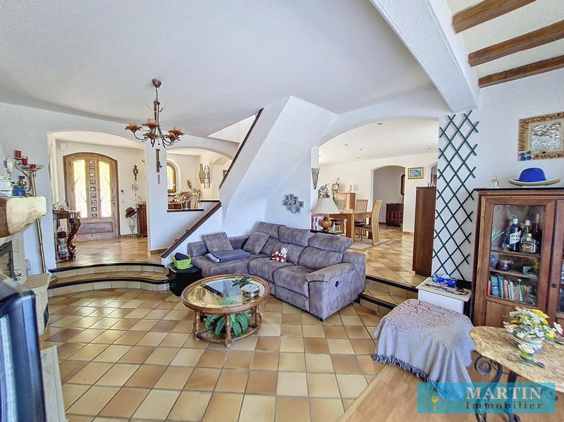Villa - 185 m² - 9 pièces