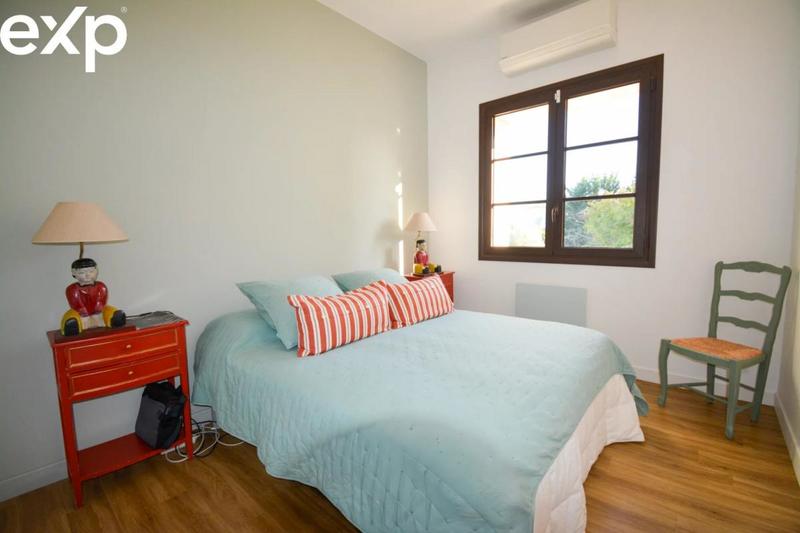 Demeure - 300 m² - 9 pièces