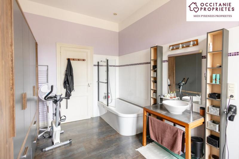 Maison de maîtres - 530 m² - 19 pièces