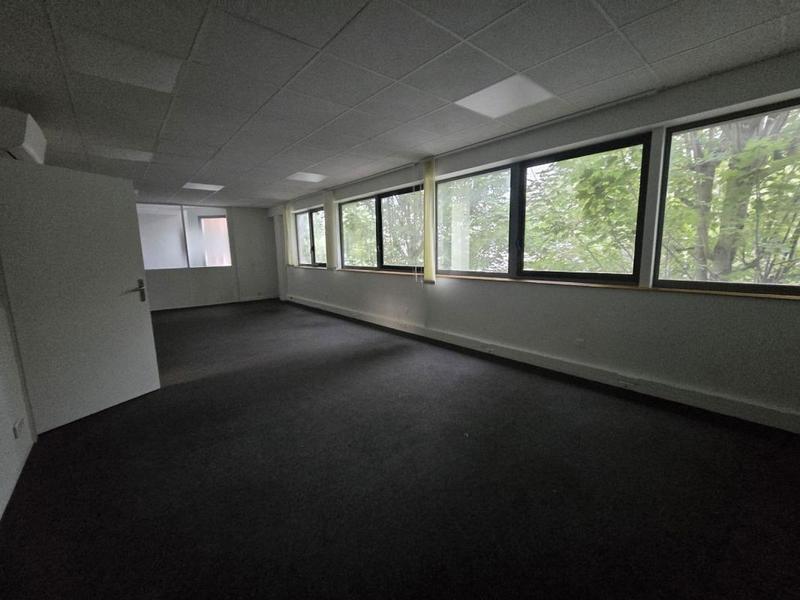 Local d'activité / Entrepôt - 391 m²